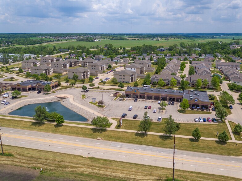 More Photos Of 5761 C St SW, Cedar Rapids General Retail For Lease