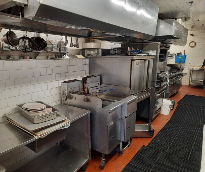 More Photos Of 405 Mendon Rd, Cumberland Restaurant For Sale
