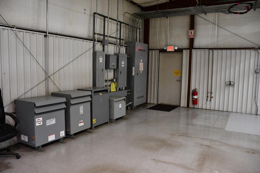 More Photos Of 107 Corona Ave, Groton Warehouse For Sale