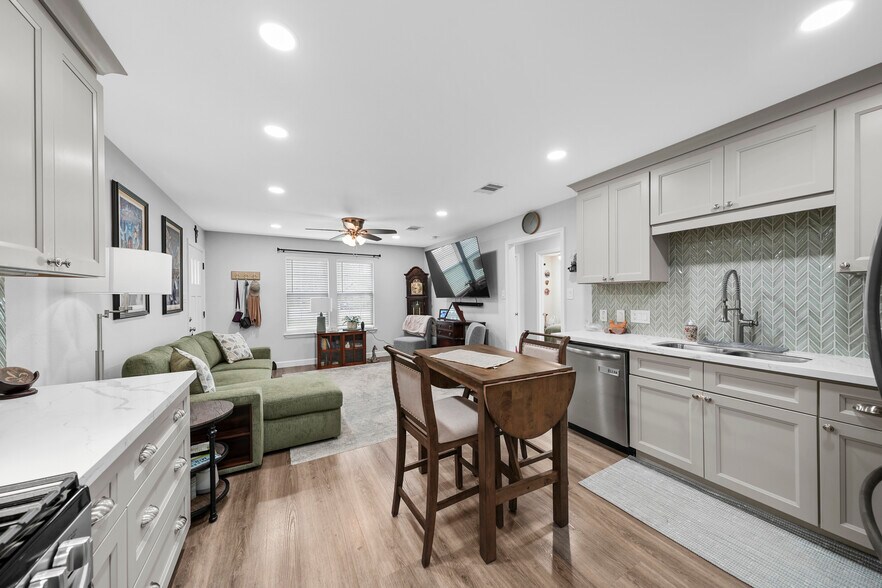 More Photos Of 3027 Poppy St, Needville Apartments For Sale