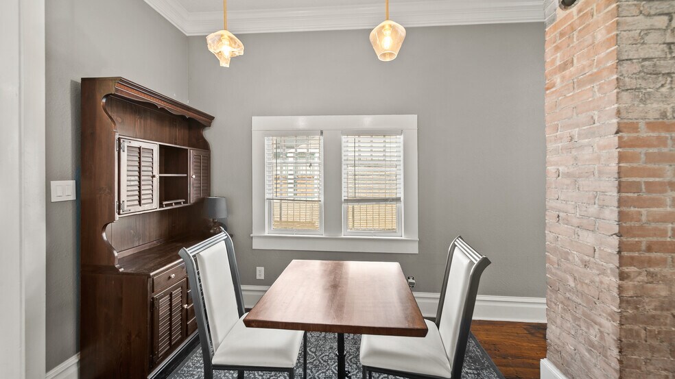 More Photos Of 6005 N Main St, Houston Office Residential For Sale