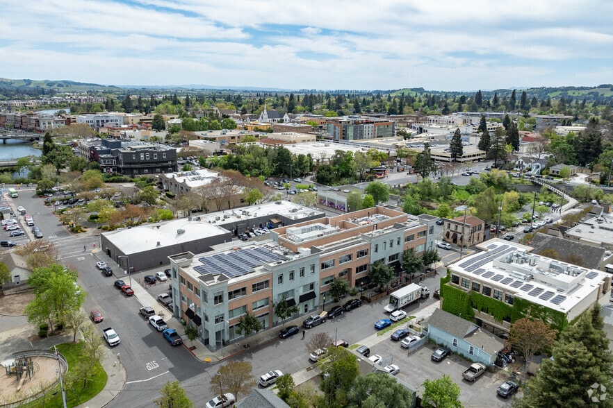 More Photos Of 1250 Main St, Napa Medical For Lease