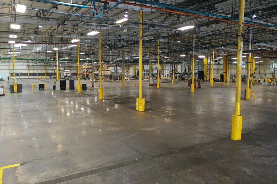 More Photos Of 850 Industrial Rd, Madisonville Manufacturing For Lease