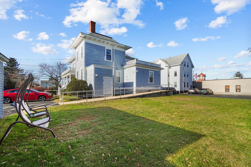 More Photos Of 1536 Cranston St, Cranston Medical For Lease