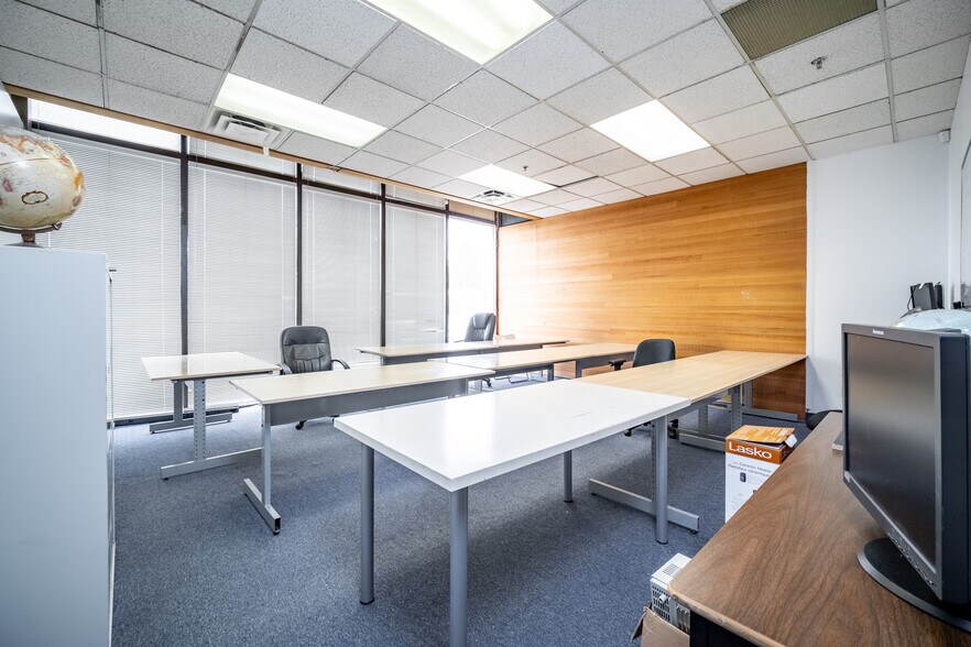 More Photos Of 1176-1188 8th Ave, New Westminster Schools For Lease