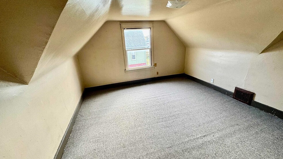 More Photos Of 1600 9th St, Rock Island Apartments For Sale