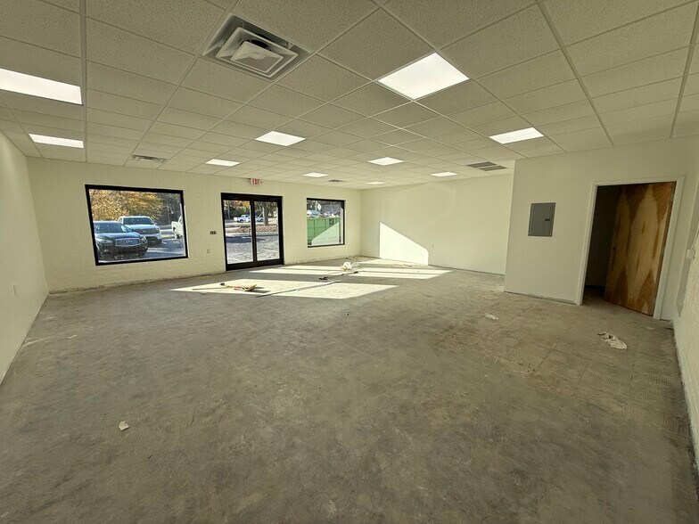 More Photos Of 506 Idol St, High Point Unknown For Lease