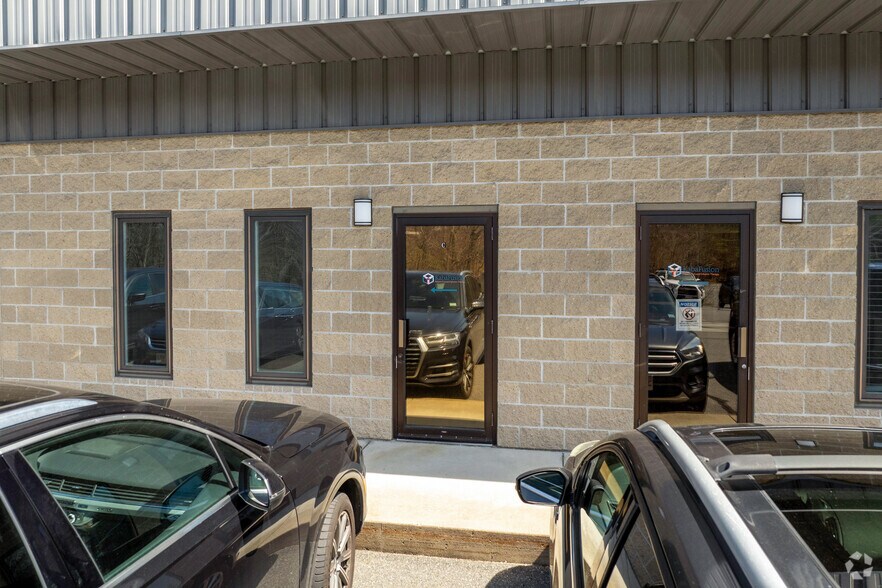 More Photos Of 159-165 Memorial Dr, Shrewsbury Light Distribution For Lease