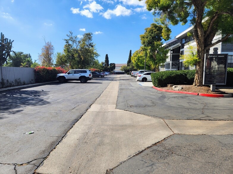 More Photos Of 960 W 17th St, Santa Ana Office For Sale