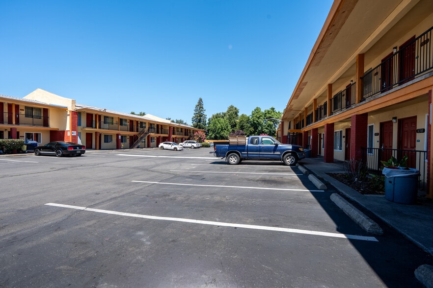 More Photos Of 9515 Folsom Blvd, Sacramento Hotel For Sale