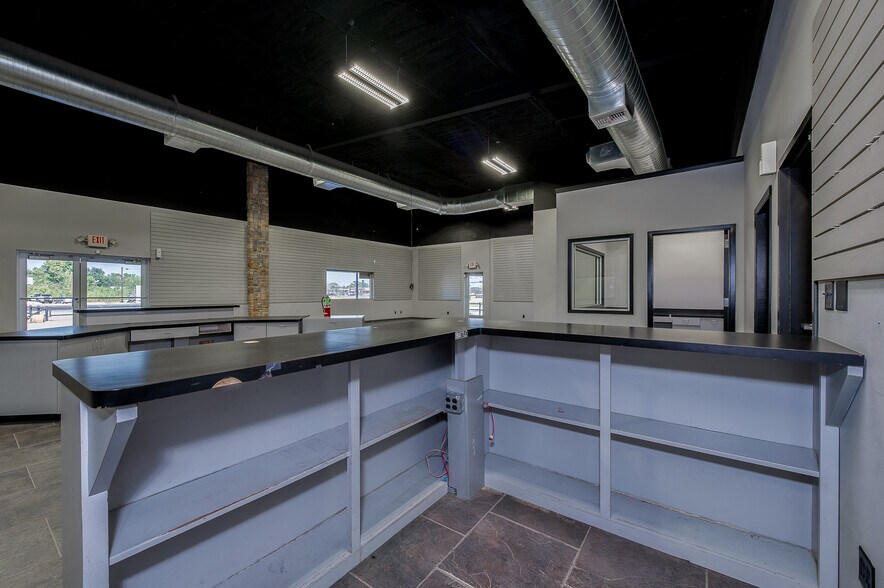 More Photos Of 185 State Highway 36 N, Caldwell Freestanding For Sale