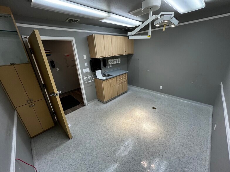 More Photos Of 1158 Court St, Redding Medical For Sale