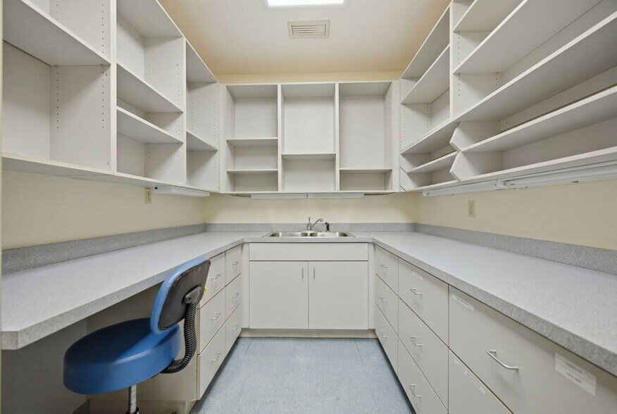 More Photos Of 433 SW 10th St, Ocala Medical For Sale
