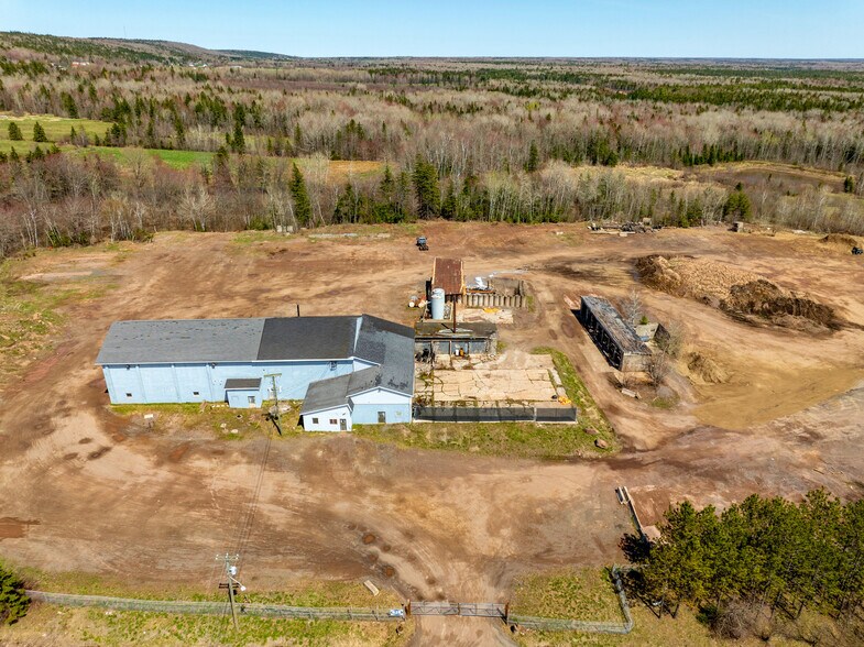 More Photos Of 815 Gorge Rd, Moncton Manufacturing For Sale