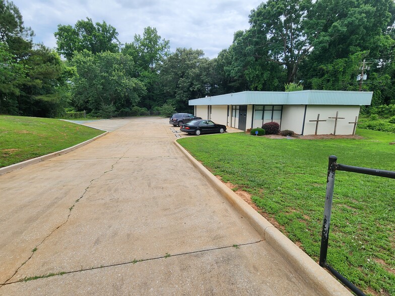 Primary Photo Of 3463 Flat Shoals Rd, Decatur Office Residential For Sale