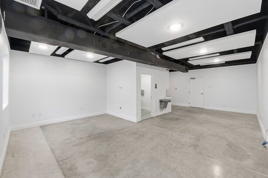 More Photos Of 1039-1039 NW 31st Ave, Pompano Beach Manufacturing For Lease