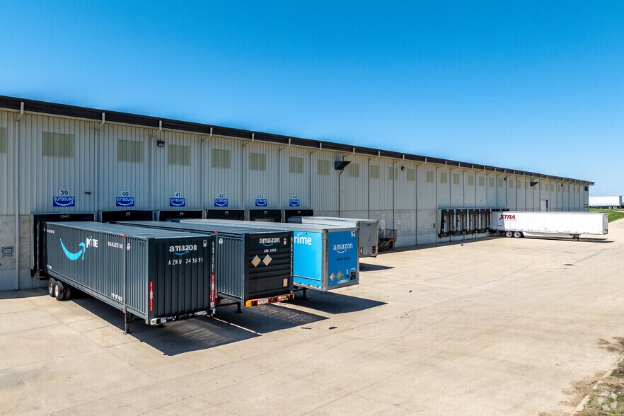 More Photos Of 4520 20th Ave SW, Cedar Rapids Warehouse For Sale