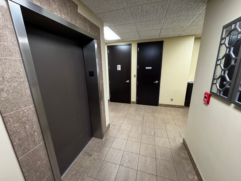 More Photos Of 10300 W 103rd St, Overland Park Office For Sale