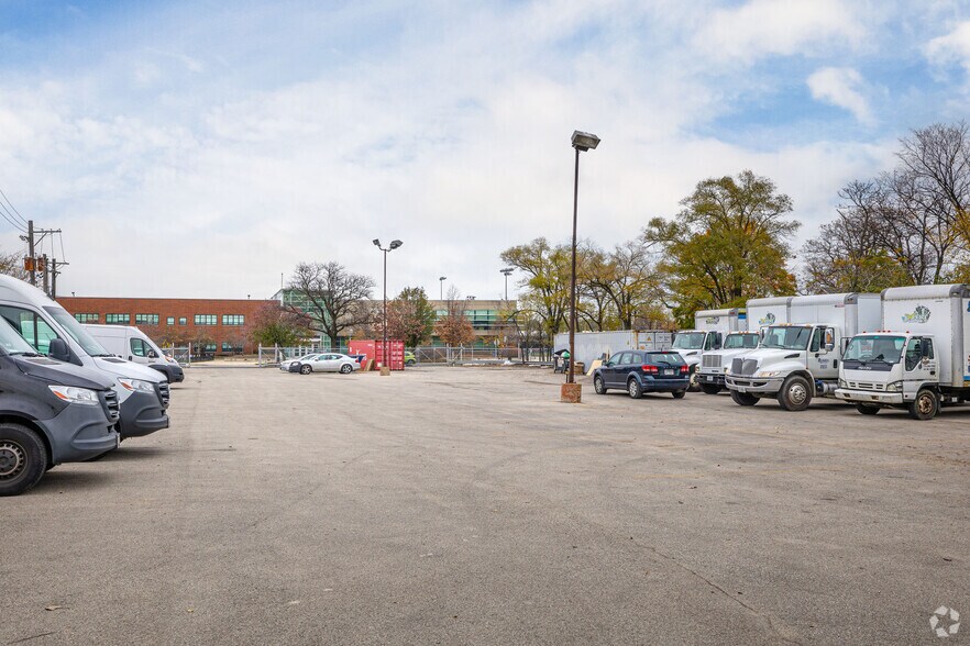 More Photos Of 1657 N Kostner Ave, Chicago Warehouse For Lease