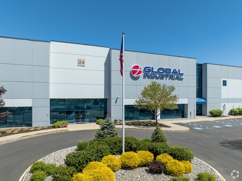 Primary Photo Of 24 Applegate Dr, Robbinsville Warehouse For Lease