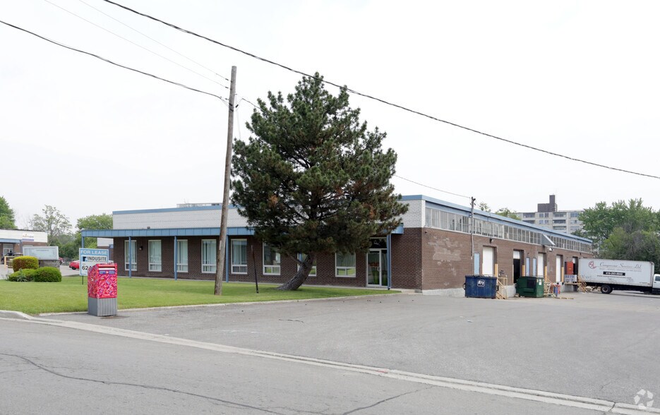 More Photos Of 3279 Lenworth Dr, Mississauga Flex For Lease