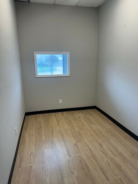 More Photos Of 2640 SW Metropolitan Pky, Atlanta General Retail For Lease