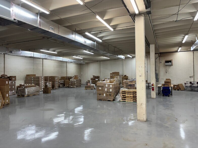 More Photos Of 1101 NW 72nd St, Miami Warehouse For Lease