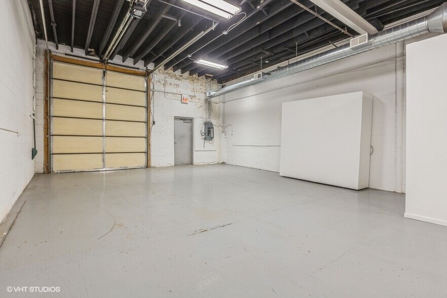 More Photos Of 2111 W. Grand Avenue, Chicago, IL, Chicago Warehouse For Lease