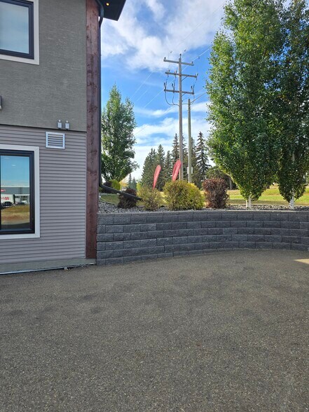 More Photos Of 110 Pelican Pl, Sylvan Lake Office For Sale