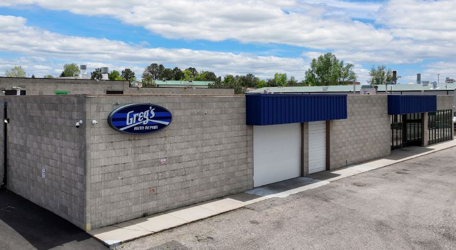 Primary Photo Of 10310 S Dransfeldt Rd, Parker Auto Repair For Sale