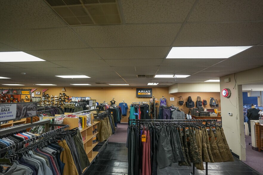 More Photos Of 418 Delaware Ave, Palmerton Storefront For Sale