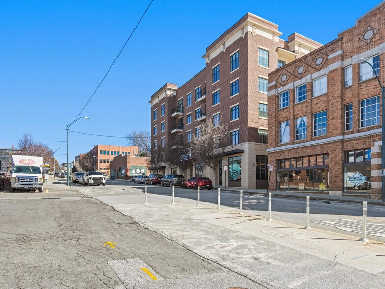 More Photos Of 150 Coxe Ave, Asheville Apartments For Lease