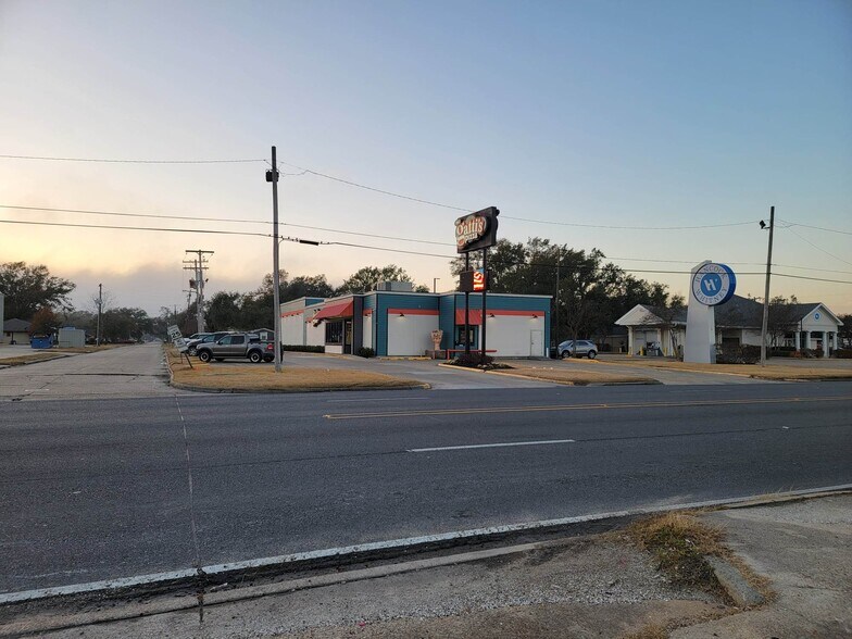 More Photos Of 1808 Ruth St, Sulphur Land For Sale