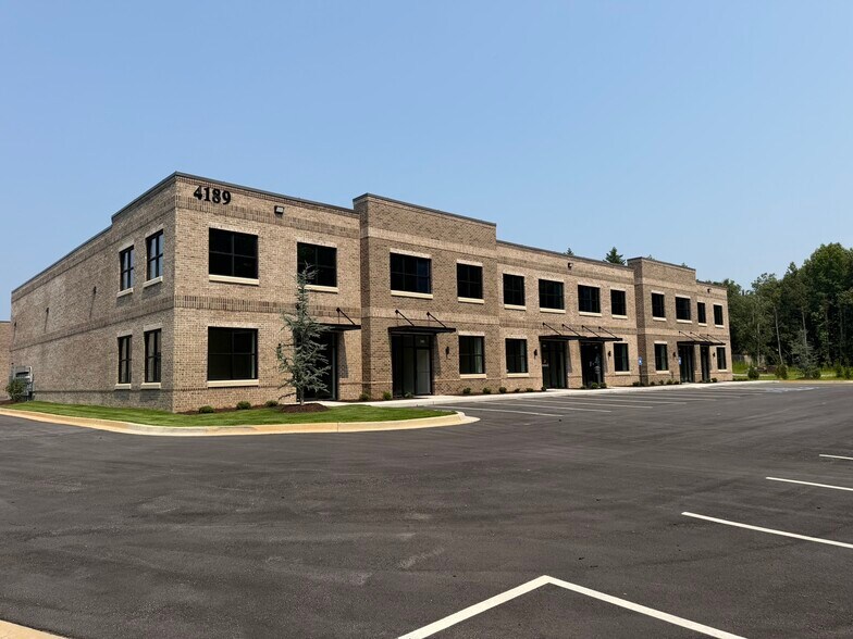 Primary Photo Of 4189 Tanners Creek Dr, Flowery Branch Warehouse For Lease