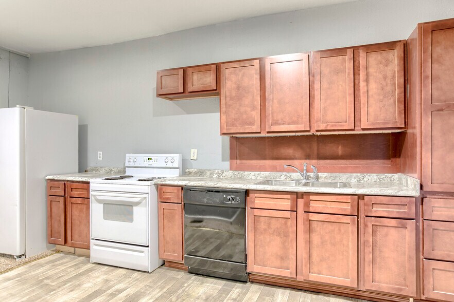 More Photos Of 1127 Merriam Ln, Kansas City Apartments For Sale
