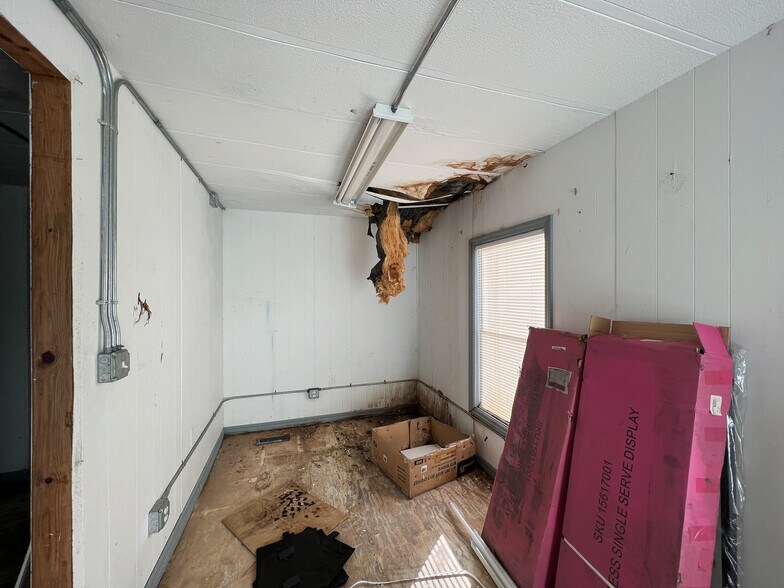 More Photos Of 8144 W Grover Cleveland Blvd, Homosassa Office For Sale