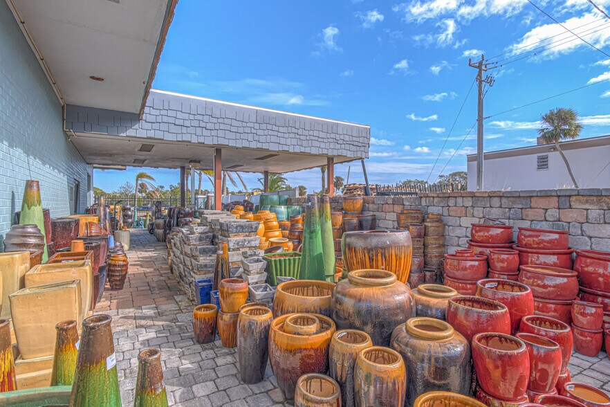 More Photos Of 2036 S Ridgewood Ave, Daytona Beach Medical For Sale