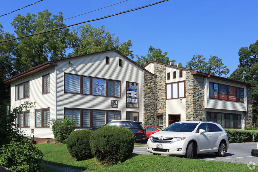 Primary Photo Of 101 Chestnut St, Gaithersburg Medical For Sale