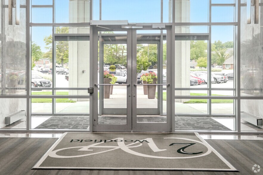 More Photos Of 8440 Woodfield Crossing Blvd, Indianapolis Office For Lease