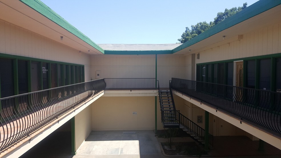 More Photos Of 210 S Mooney Blvd, Visalia Office For Sale