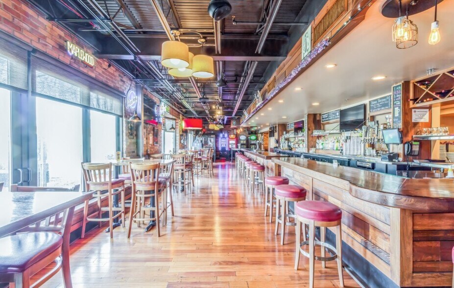 More Photos Of 241 S Milwaukee Ave, Wheeling Freestanding For Sale