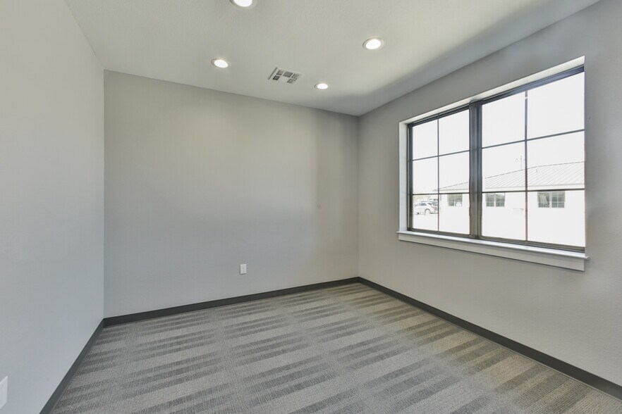 More Photos Of 800 Bonaventure Way, Sugar Land Unknown For Lease