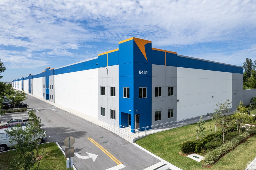 Primary Photo Of 6451 NW 102nd Ave, Doral Distribution For Lease
