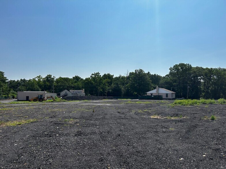 More Photos Of 2705 Old Rodgers Rd, Bristol Land For Lease