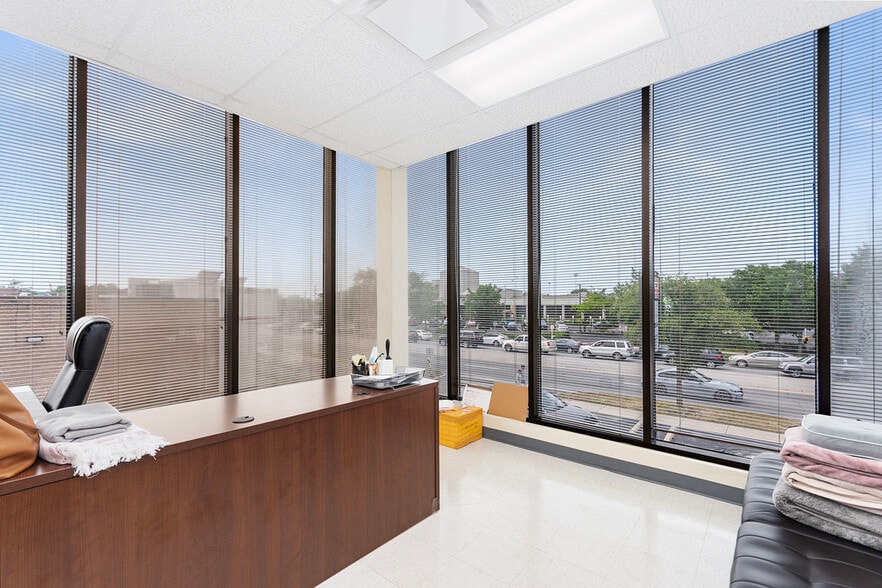 More Photos Of 5241-5249 Touhy Ave, Skokie Storefront Retail Office For Lease