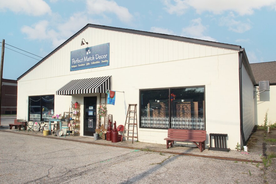 More Photos Of 129 Broad St, Wadsworth General Retail For Sale