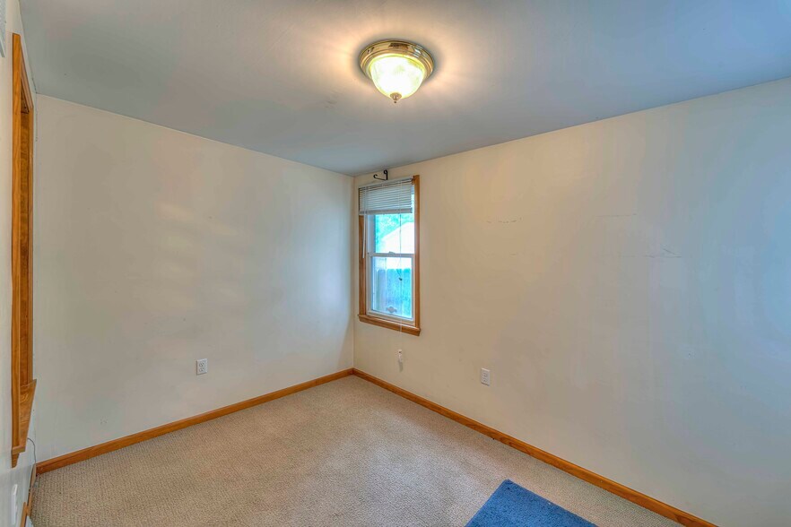 More Photos Of 604 Greenwood Pl, Jackson Office For Lease