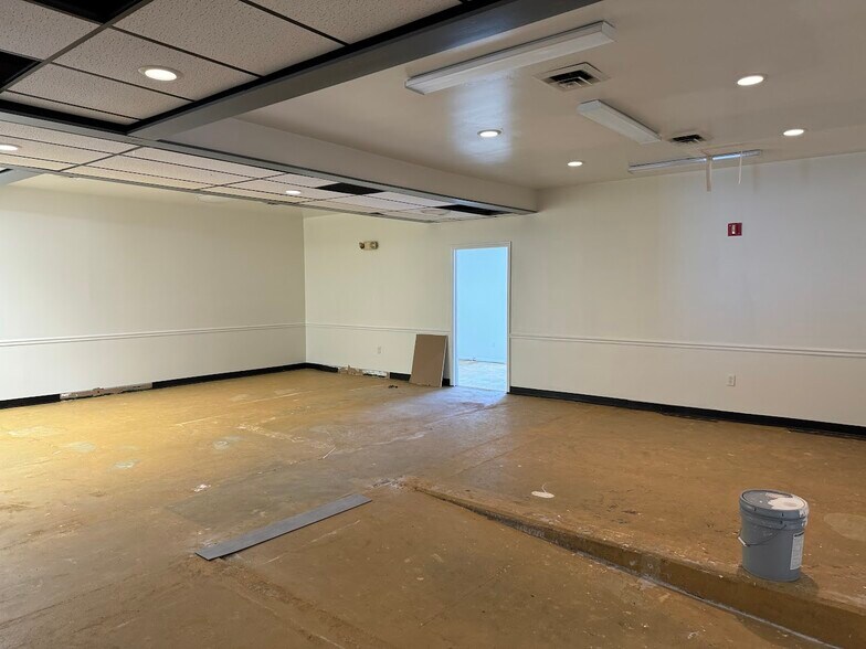 More Photos Of 1550 6th Ave SE, Decatur General Retail For Lease