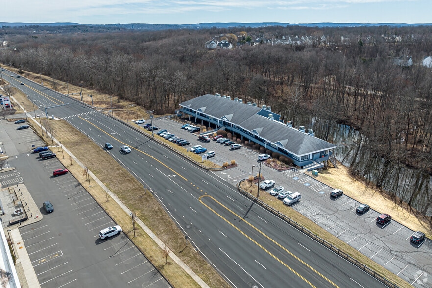 More Photos Of 75 Berlin Rd, Cromwell Medical For Lease