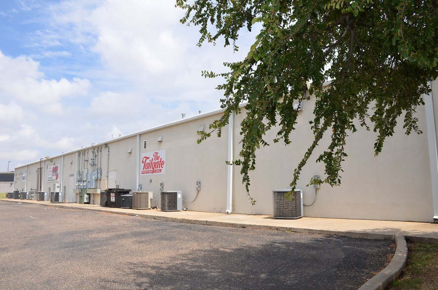 More Photos Of 417 Frankford Ave, Lubbock General Retail For Sale